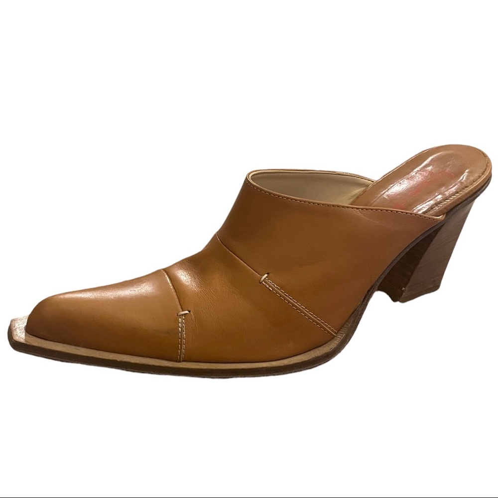 Fisique De Femme Italian Leather Pointed Toe Heeled Mules